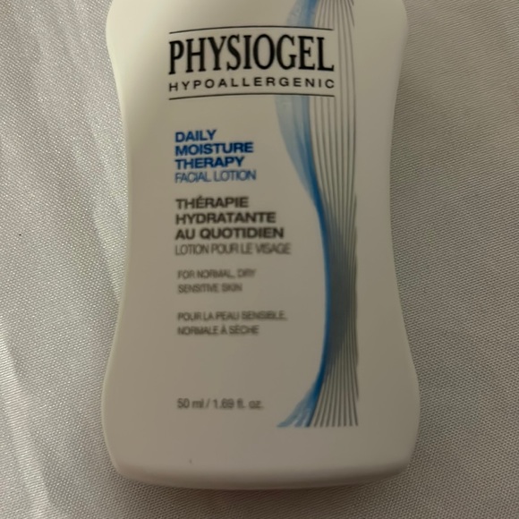 Avon Physiogel Daily Moisture Therapy Set - Picture 4 of 5